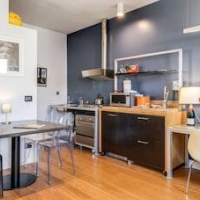 Piazza Santa Croce Design Apartment with Balcony – Affordable hotel in Florence