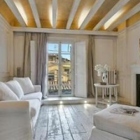 White Home by Mmega – Affordable hotel in Florence