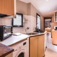 A Few Steps to The Duomo Elegant 2BD Apt – Affordable hotel in Florence