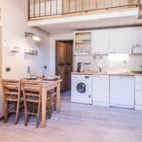 A Few Steps to The Duomo Upscale 2BD Apt – Affordable hotel in Florence