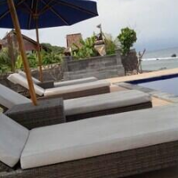 Cave Beach Bungalow – Affordable Bed and Breakfast in Penida Island