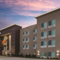 La Quinta Inn & Suites by Wyndham Lewisville – Affordable hotel in Lewisville
