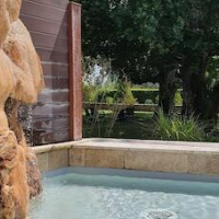 Domaine de Larchey & son restaurant - Bordeaux Sud – Affordable hotel in Saint-Medard-d'Eyrans