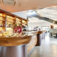Hôtel Restaurant AKENA Bordeaux La Brède – Affordable hotel in La Brede