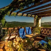 Hotel Los Castaños – Affordable hotel in Cartajima