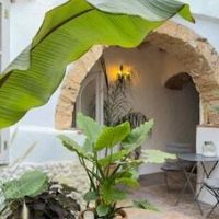 Nomadara - Boutique B&B – Affordable Bed and Breakfast in Coin