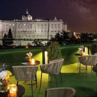 Apartosuites Jardines de Sabatini – Affordable hotel in Madrid