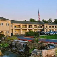 Econo Lodge At The Falls North – Affordable hotel in Niagara Falls