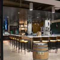 Wyndham Garden at Niagara Falls – Affordable hotel in Niagara Falls