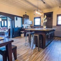 The Pub with Private Yard & Parking, Near the Falls & Casino by Niagara Hospitality – Affordable hotel in Niagara Falls