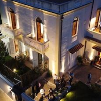 Relais Villa Montedonzelli – Affordable Bed and Breakfast in Naples