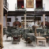 Casa Palacio Pilar del Toro – Affordable hotel in Granada