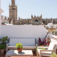 Puerta Catedral Holiday Suites – Affordable hotel in Seville