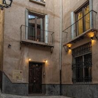 Apartamentos CV – Affordable hotel in Granada