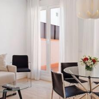 Apartamentos Metrópolis Sevilla – Affordable hotel in Seville