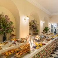 Apartamentos Suites Santa Cruz – Affordable hotel in Seville