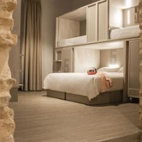 Room Salvador – Affordable hotel in Seville