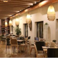 Lantana Garden – Affordable hotel in Pilas