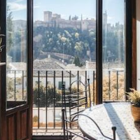 Casa Bombo – Affordable Bed and Breakfast in Granada