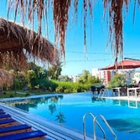 Olivia's Hill Resort – Affordable hotel in Rrashbull