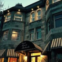 Hotel Manoir Sherbrooke – Affordable hotel in Montreal