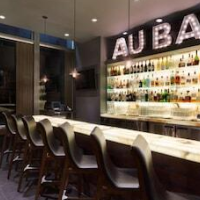 Embassy Suites Montréal by Hilton – Affordable hotel in Montreal