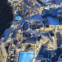 Hom Santorini – Affordable hotel in Santorini