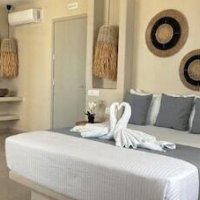 EvMaria Suites – Affordable hotel in Santorini