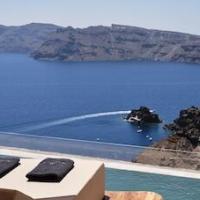 Andronis Luxury Suites – Affordable hotel in Santorini