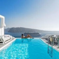 Charisma Suites – Affordable hotel in Santorini