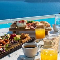 Kima Oia Suites – Affordable hotel in Santorini