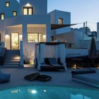 CUORE SANTO SUITES  – Affordable hotel in Santorini