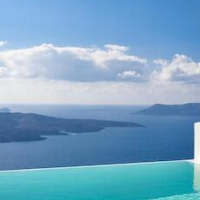 Cosmopolitan Suites – Affordable hotel in Santorini