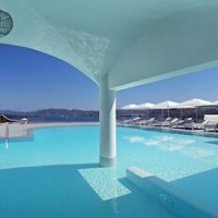 Acroterra Rosa Luxury Suites & Spa – Affordable hotel in Santorini