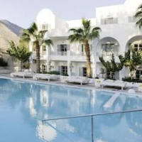 Hotel 28 – Affordable hotel in Santorini