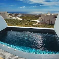 Aegean Blue Luxury Suites – Affordable hotel in Santorini
