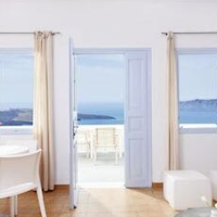 Manos Small World – Affordable hotel in Santorini