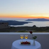 Nemesis – Affordable hotel in Santorini