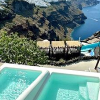 Eteoro Suites – Affordable hotel in Santorini