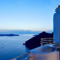 Homeric Poems – Affordable hotel in Santorini