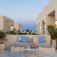 Azure Escape  – Affordable hotel in Santorini