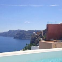 Phaos Oia Suites – Affordable hotel in Santorini