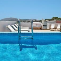 Summer Time – Affordable hotel in Santorini