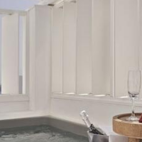 Loizos Stylish Residences – Affordable hotel in Santorini