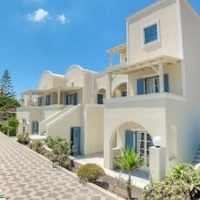Monolithia – Affordable hotel in Santorini
