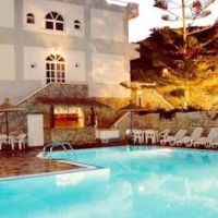 Porto Castello – Affordable hotel in Santorini