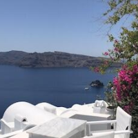Oia Memories Suites – Affordable Bed and Breakfast in Santorini