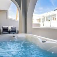 Oasis Suites Fira – Affordable Bed and Breakfast in Santorini