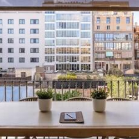 Esplendido Apto de 3 Habitaciones con Terraza – Affordable hotel in Barcelona