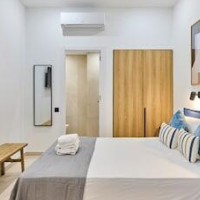 Sant Adrià Urban Suites by gaiarooms – Affordable hotel in Badalona